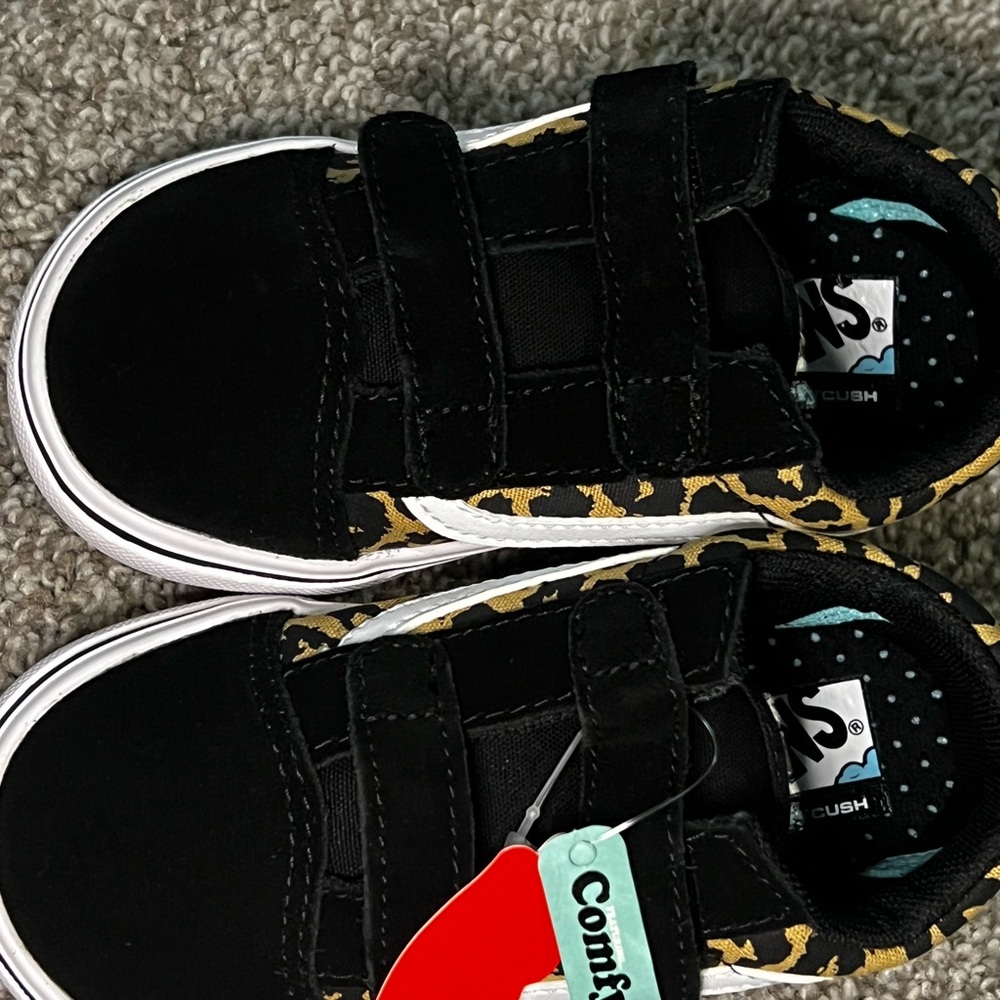 Comfy Cush old skool vans size 9 toddler